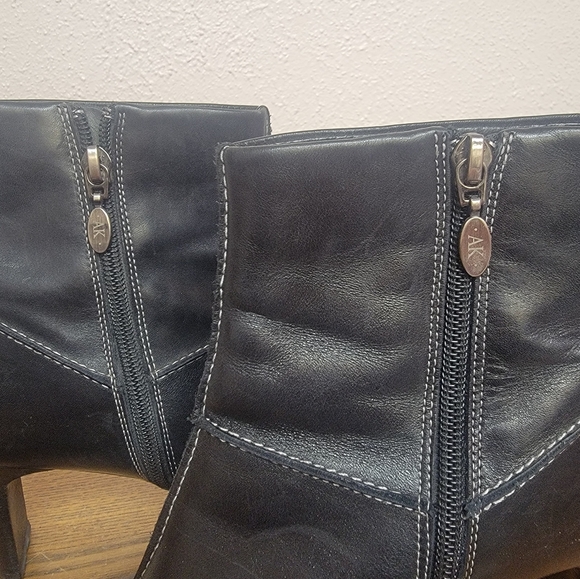 #15 Anne Klein AK Black Pointy-Toe Zip-Up Heeled Ankle Bootie 8.5M - Picture 14 of 14